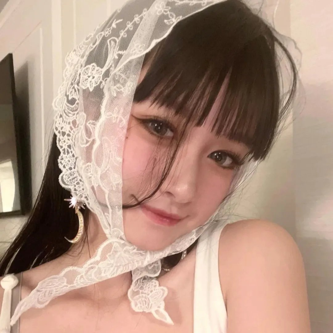庇护棕榈树下